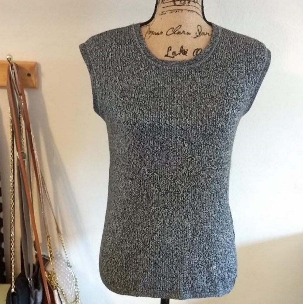 Medium Calvin Klein Ribbed Knit Crewneck Shell
